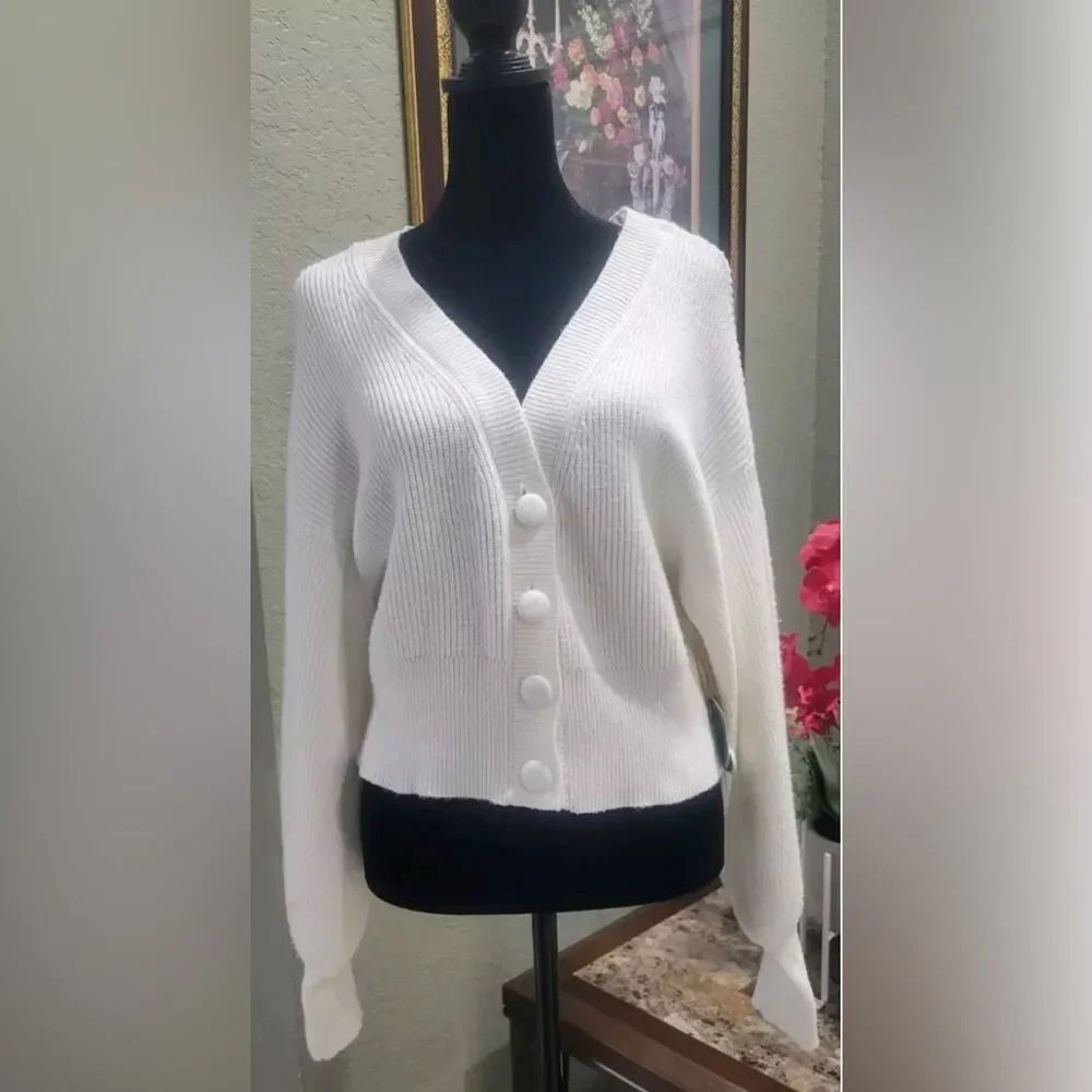 NWT *RyeGrass* Cozy White Sz M Button Front Sweater